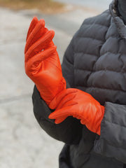 oranssit nahkahanskat