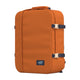 CabinZero Classic 44 L Maple Leaf -reppu viistosta oikealta