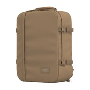 CabinZero Classic 44 L Pine Cone -reppu viistosta oikealta