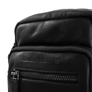 Olkalaukku musta nahka bremen chesterfield brand