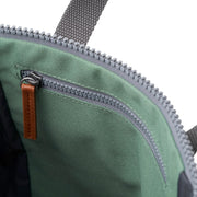 Roka London Finchley canvas pieni reppu vihreä frost