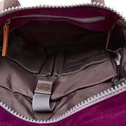 Roka London Finchley pieni reppu Cherry Lacquer violetti sisältä